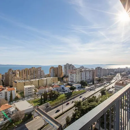 Penthouse Heavenly Apartman *